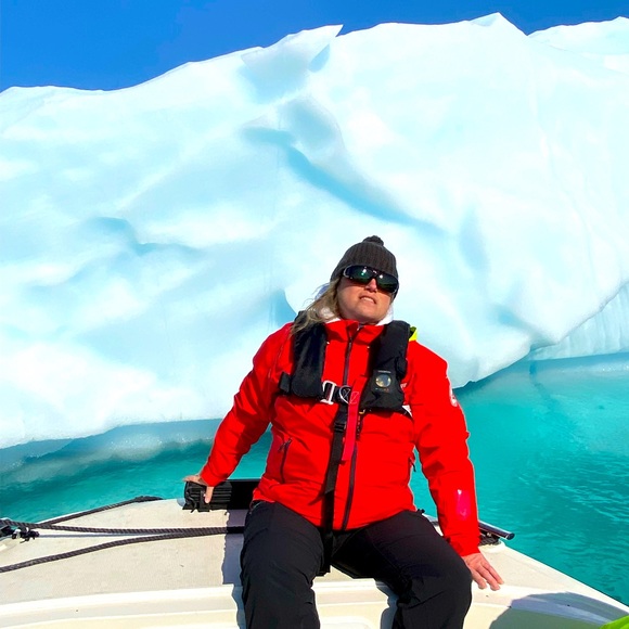 Meet your Posher, Taylor! - Picture 1 of 1